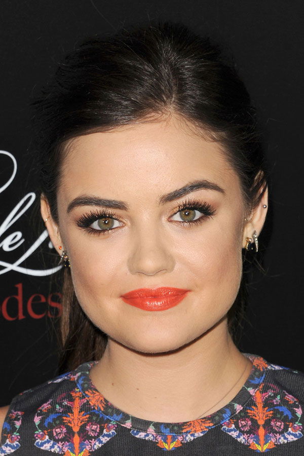 Lucy Hale Augenbrauen