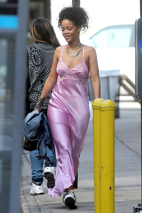 Rihanna: Nachtkleid