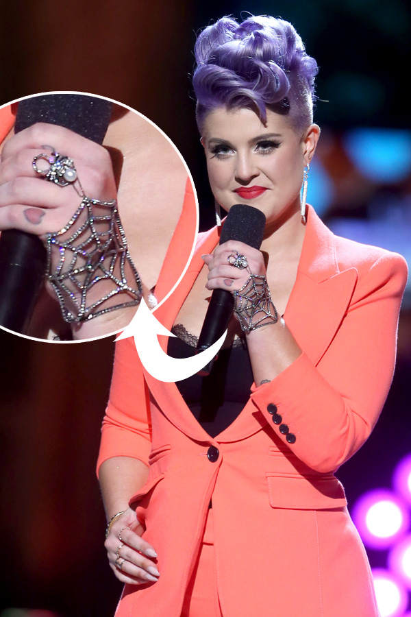 Kelly Osbourne: Spinnennetz-Schmuck