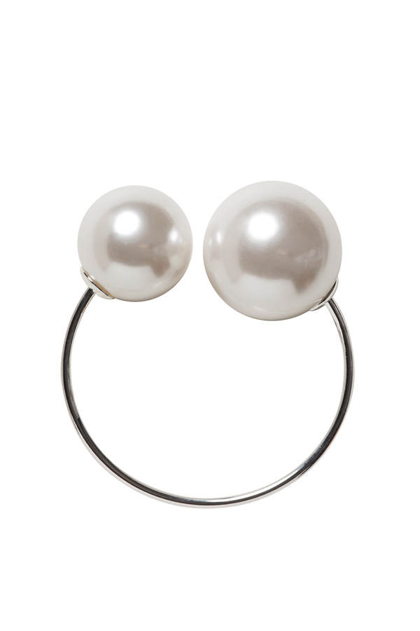 Armreif mit riesigen Perlen von Monki.com