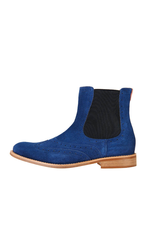 Blaue Boots von Mark Adam