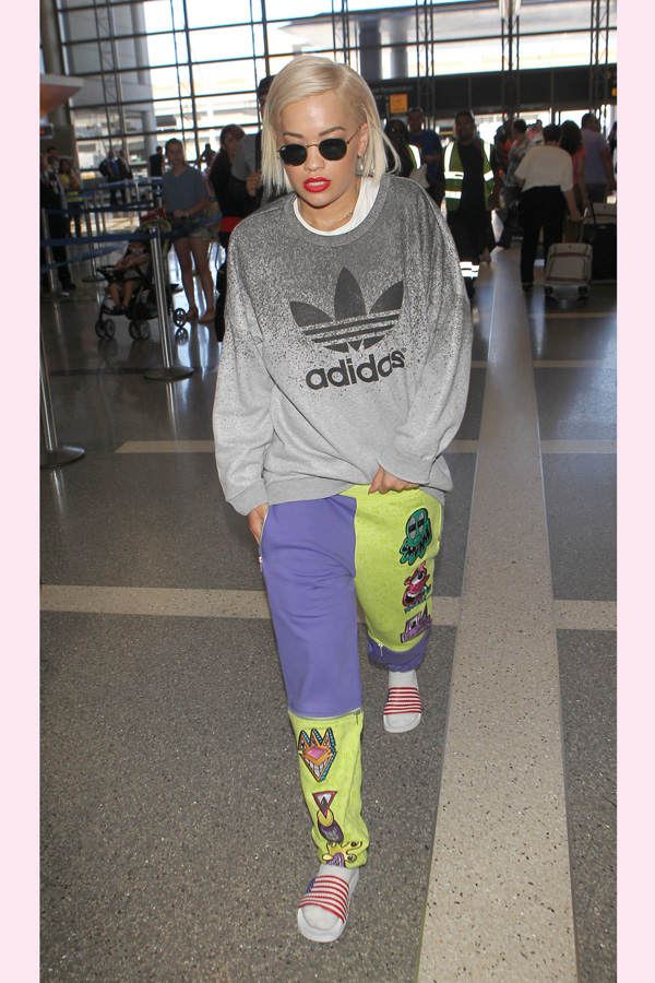 Rita Ora im Schluffi-Look