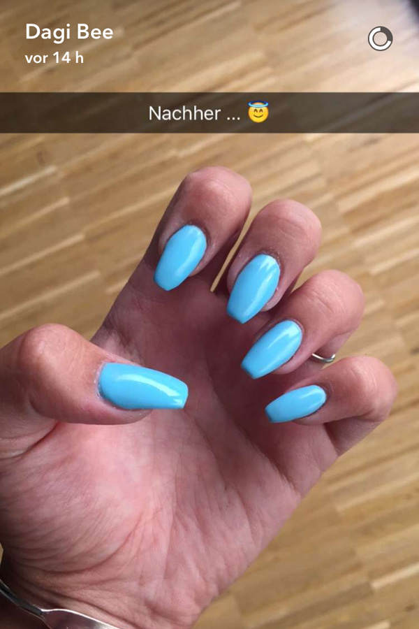 Dagi Bee: Nägel in Türkis