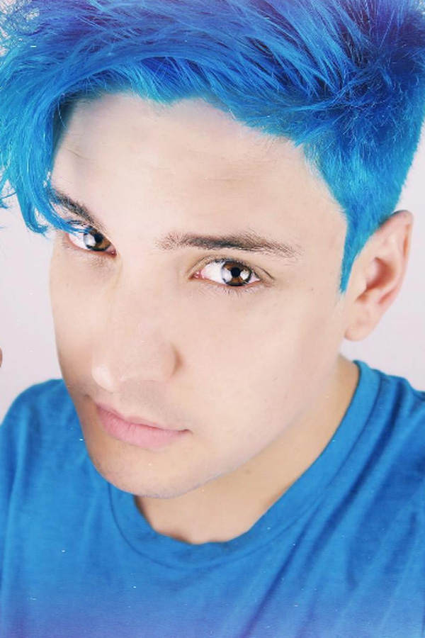 Liont hat blaue Haare