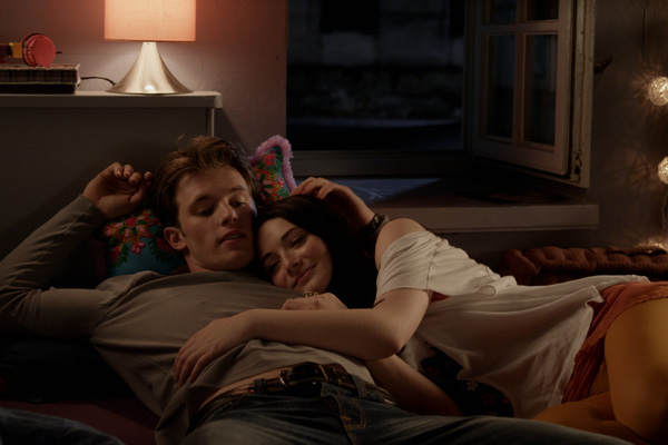 Gwen und Gideon beim Kuscheln