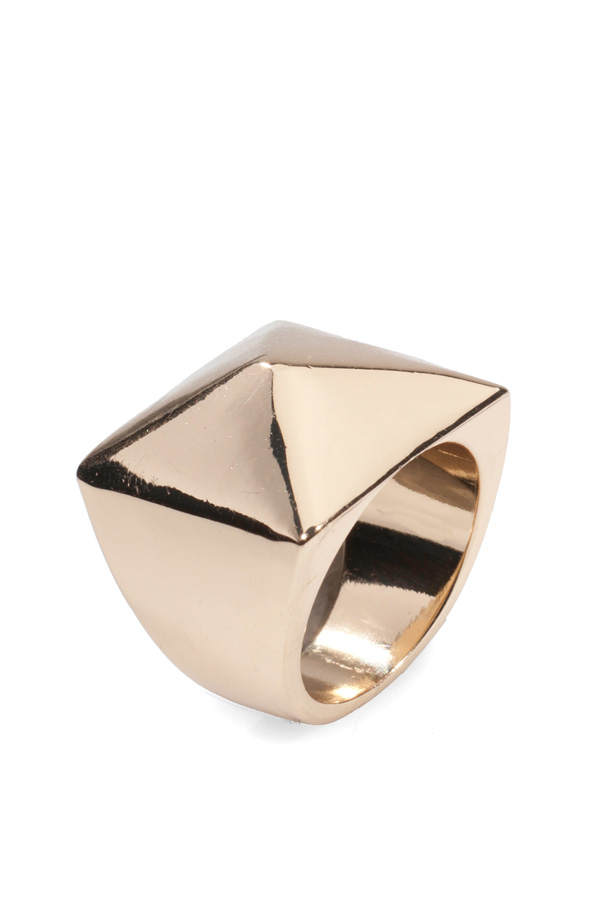 Gigantischer Fingerring von New Yorker