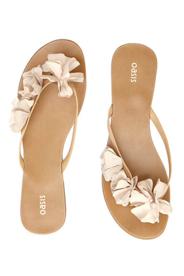 Blüten-Flip Flops von Oasis