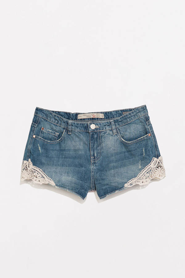 Hot Pants mit Spitze von Zara