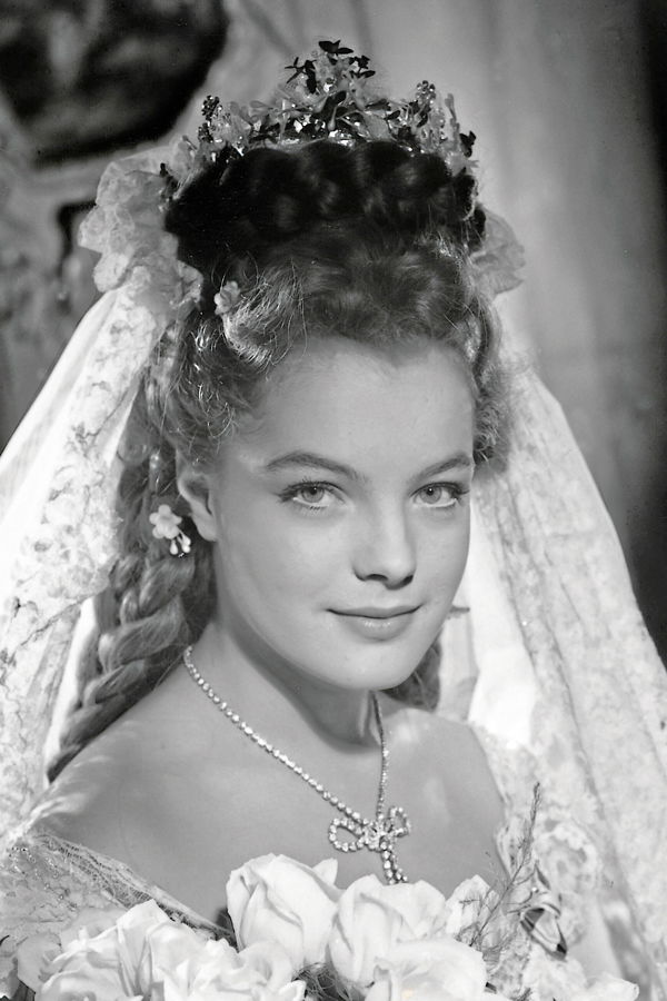 Filmfrisur von Romy Schneider in „Sissi“