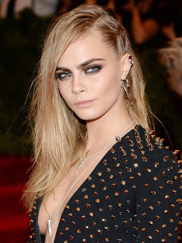 Cara Delevingne mit Fake-Sidecut