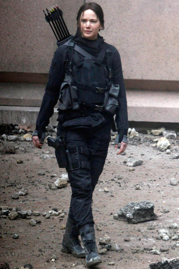 Jennifer Lawrence in Kampfmontur