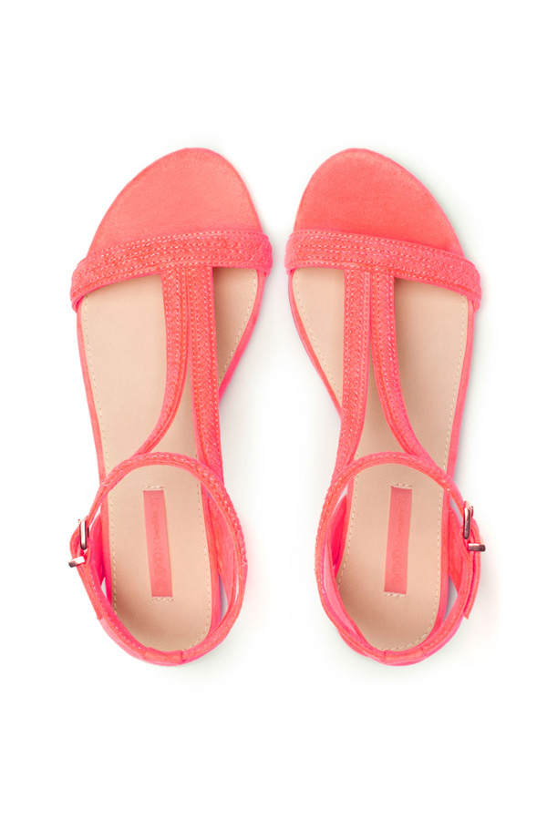 Knallige Sandalen von Bershka.com