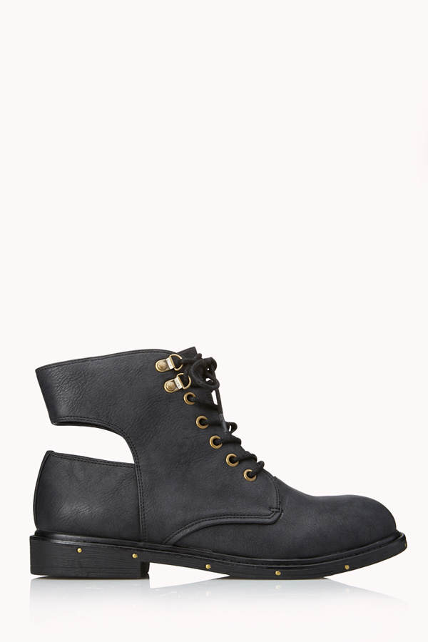 Cut-Out Boots von Forever 21