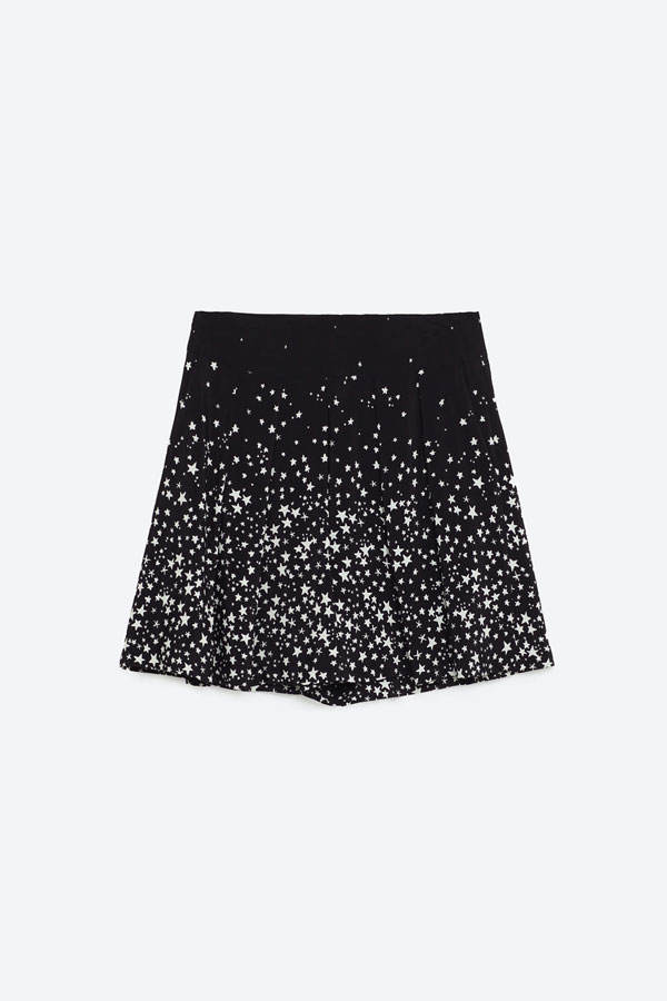 Weite Shorts mit Sternen
