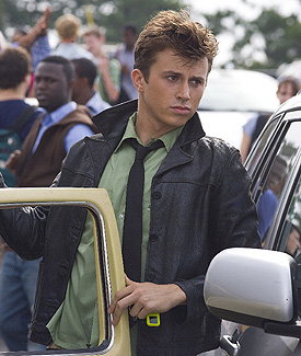 kenny-wormald-in-footloose-275x325-bild-1-1305181.jpg