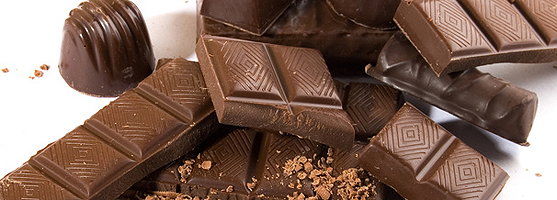 was-hilft-gegen-pickel-schokolade-557x200-bild-1-1222783.jpg