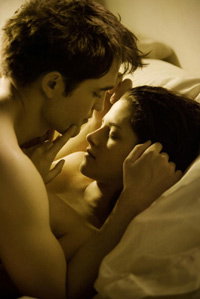 robert-pattinson-ist-wuetend-auf-twilight-hacker-200x299-bild-1-1104597.jpg