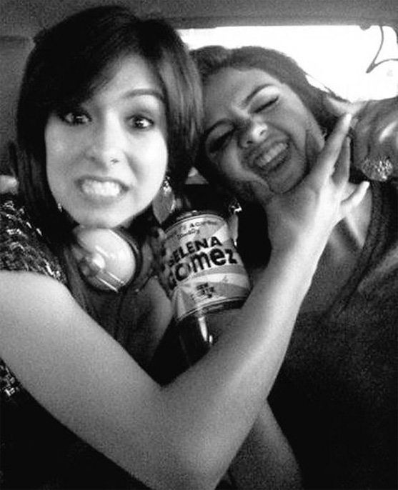 selena-gomez-christina-grimmie-2124563.jpg