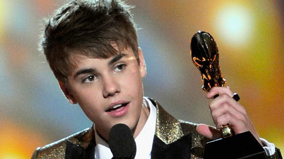 Justin Bieber: Knutsch-Video mit Selena Gomez