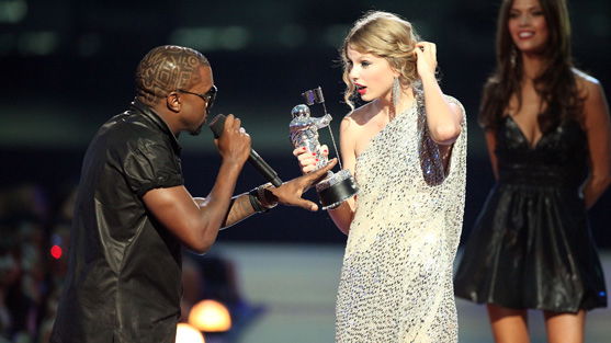 MTV VMAs 2009: Kanye West pöbelt Taylor Swift an