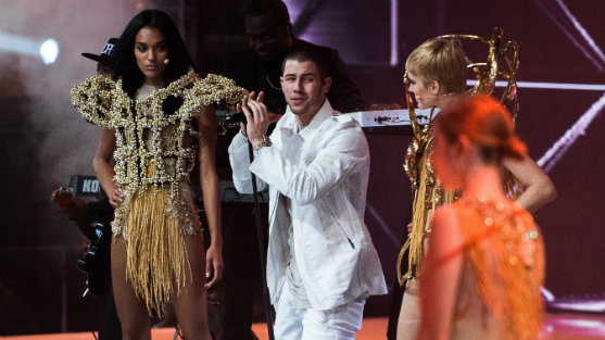 jasmin-nick-jonas-kim-2103752.jpg