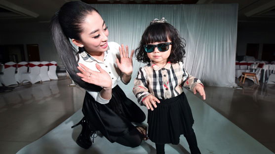 Zweijährige aus China: Prada statt Torte zum Geburtstag