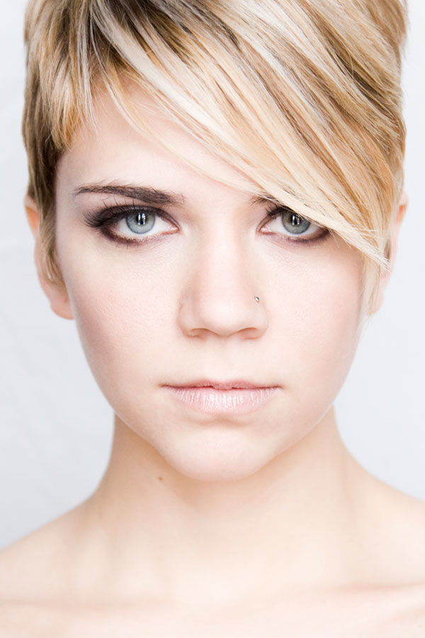 Pixie Cut mit Pony