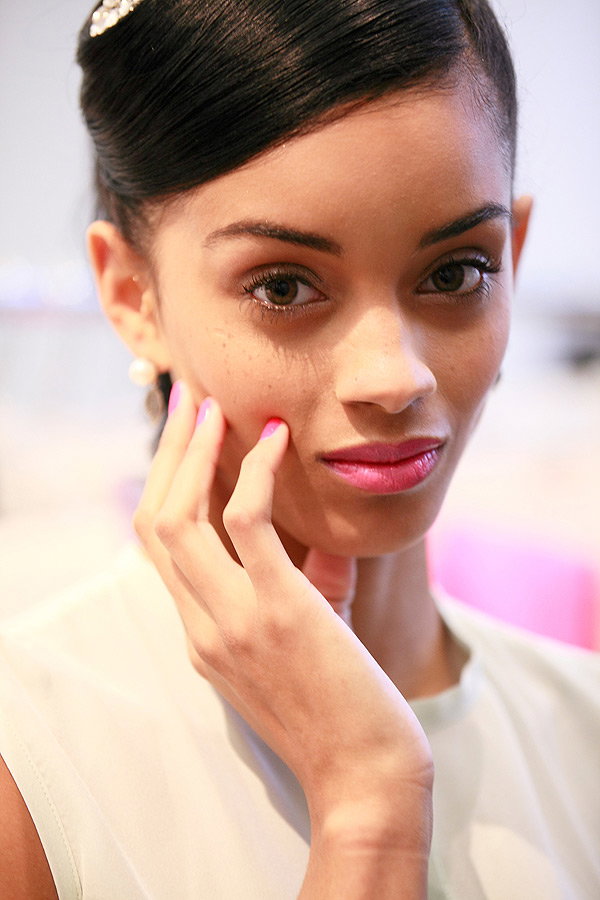 Model Make-up in Pink