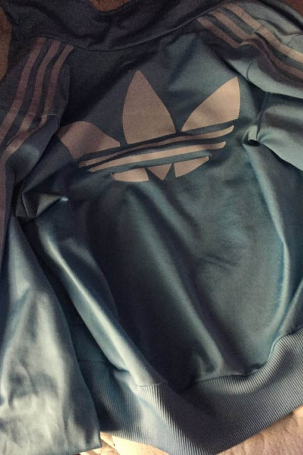 #TheJacket: Welche Farbe hat die Jacke?