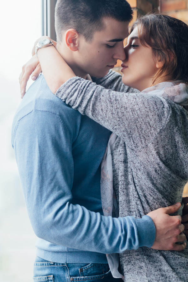 Fremdknutschen: Finden Jungs das okay?