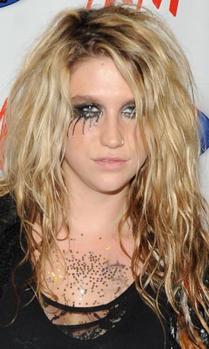 Ke$ha mit Tränen-Make-up