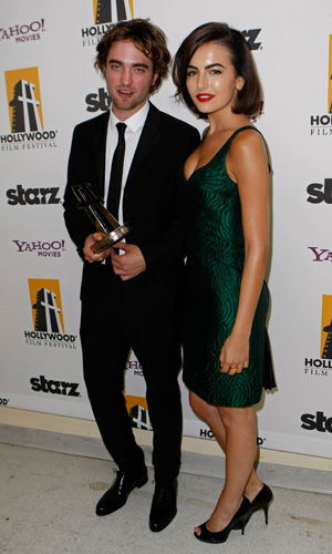 Robert Pattinson mit Schauspielerin Camille Belle