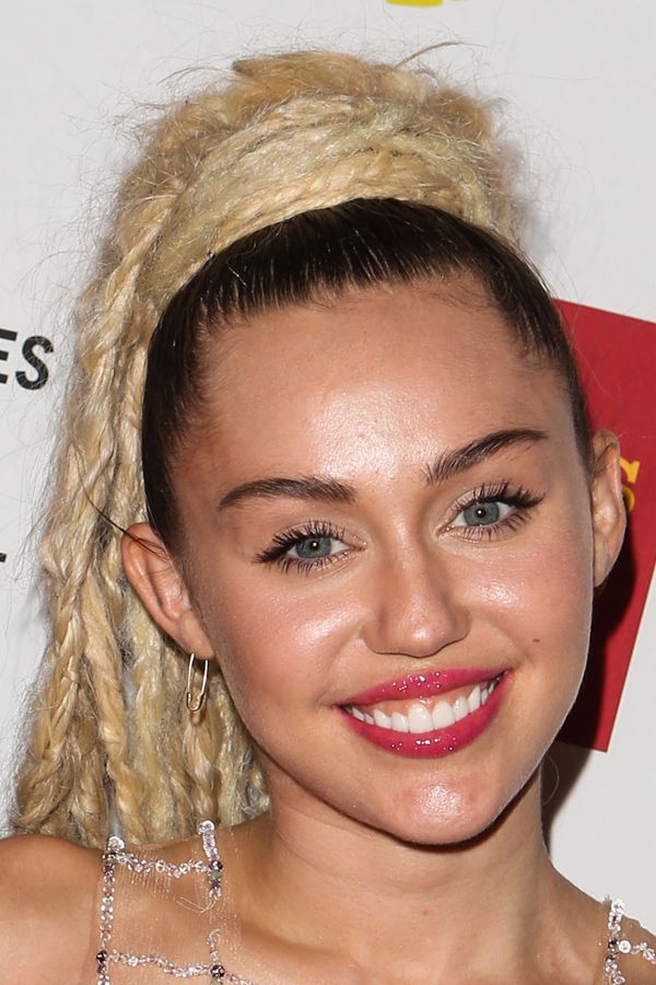 Miley Cyrus mit Dreadlocks