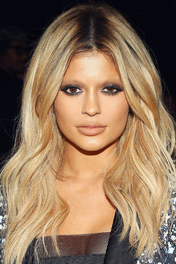 Kylie Jenner ohne Augenbrauen