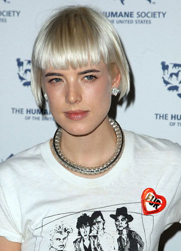 Agyness Deyn mit kurzem Bob