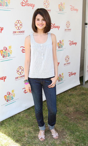 Selena Gomez mit bravem Bob