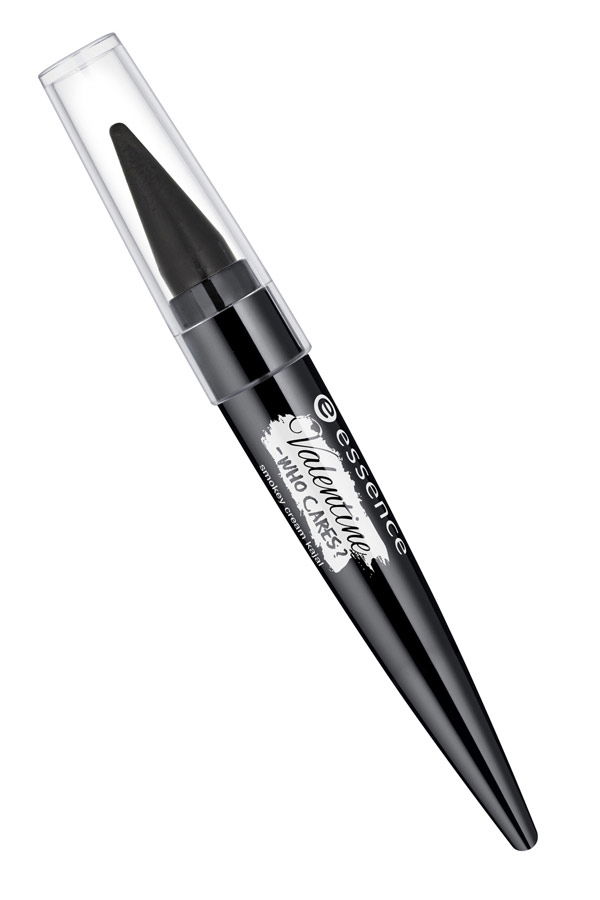 essence smokey cream kajal