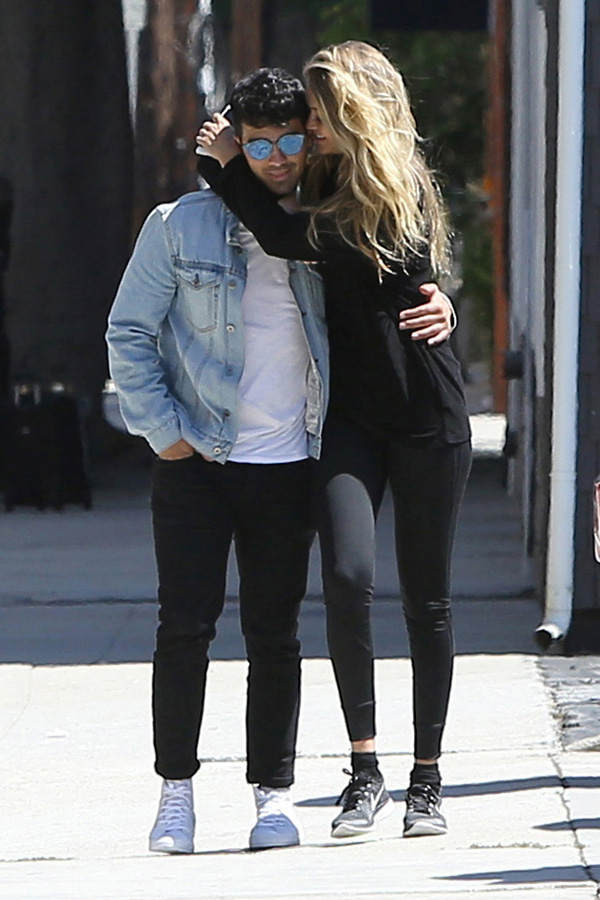Gigi Hadid & Joe Jonas