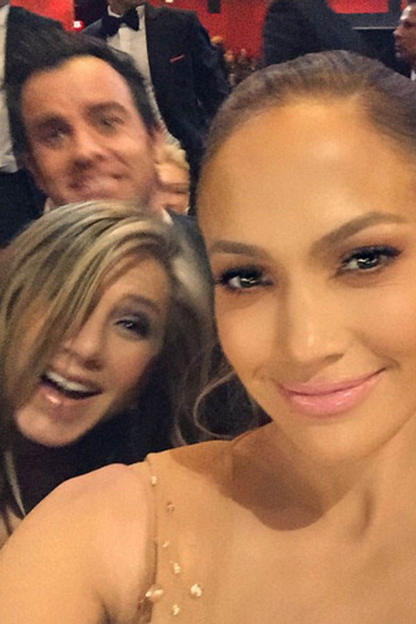 Jennifer Lopez: Photobomb