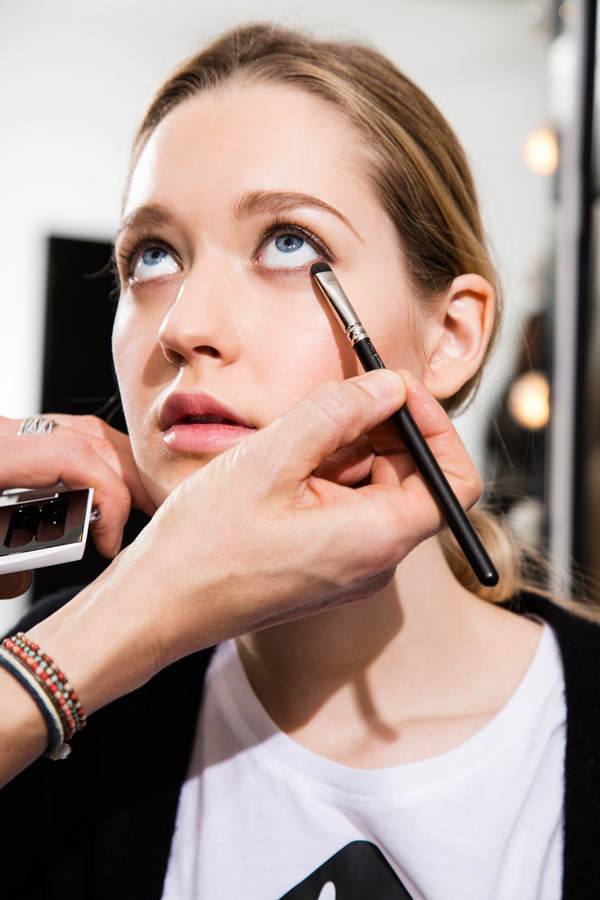 Nude Make-up: Augen schminken