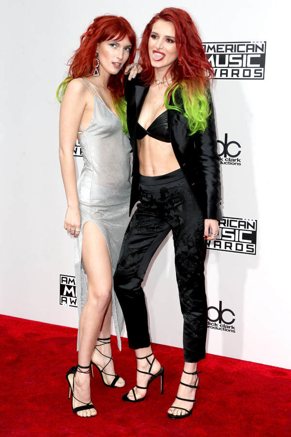Bella & Dani Thorne bei den American Music Awards 2016