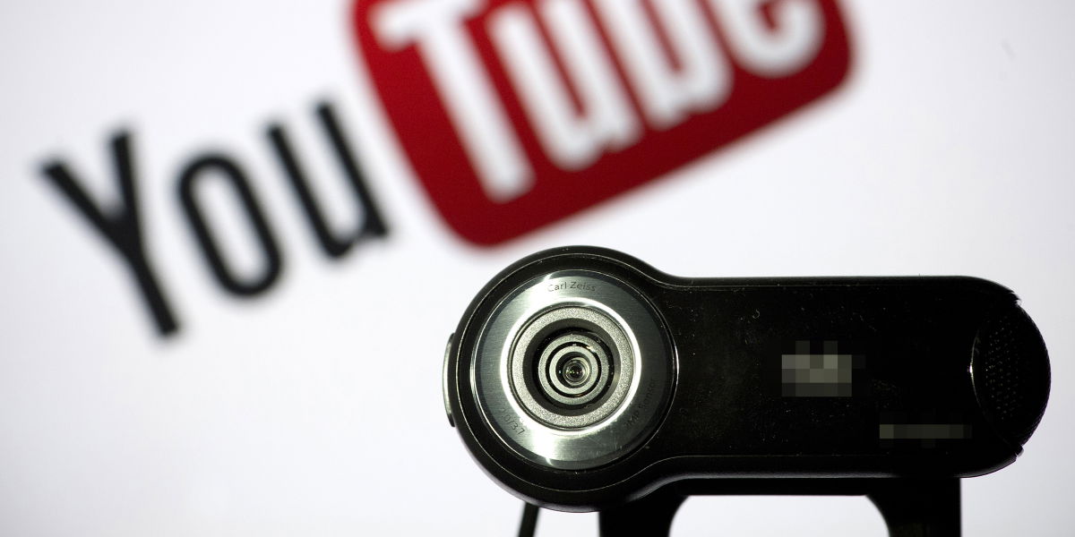 YouNow-Skandal: Minderjährige zieht sich aus