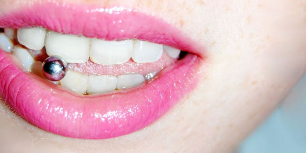 10 Dinge, die nur Mädchen mit Piercings kennen