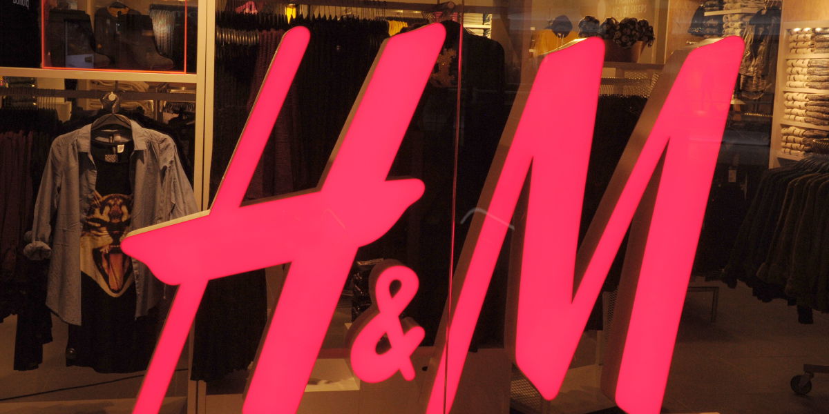 H&M, Douglas & Co.: Bald müssen wir für Plastiktüten zahlen