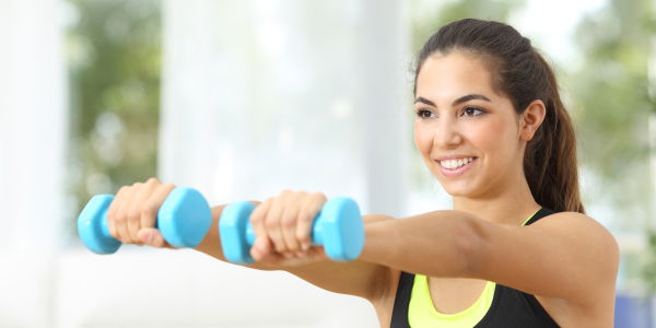 Fitnessprogramm: Brust und Oberarme straffen