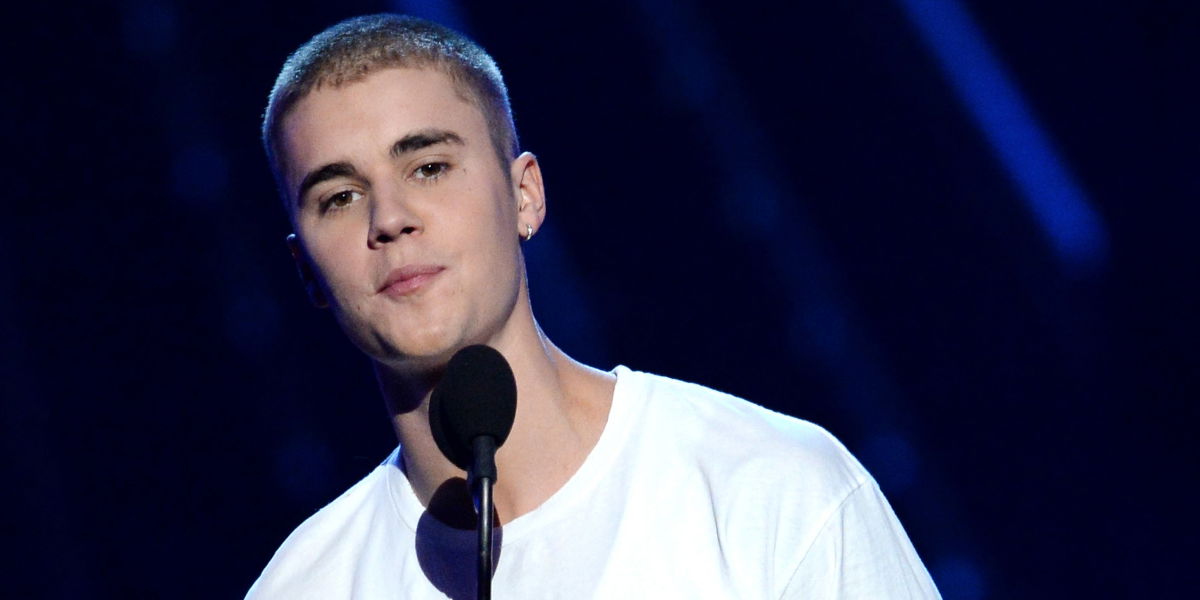 Justin Bieber rotzt auf seine Fans