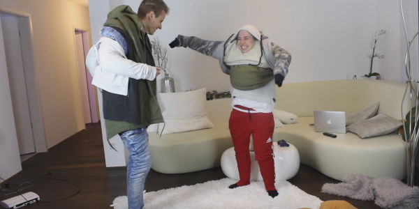 100 Lagen Kleidung: Bibi und Julian testen es!