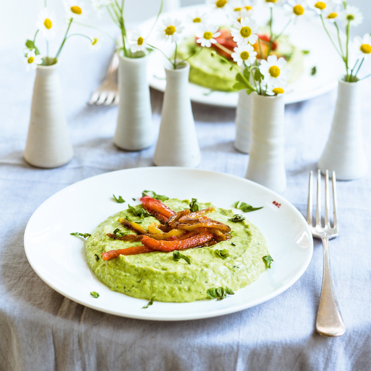 Gebratene Paprika auf Erbsen-Püree Rezept
