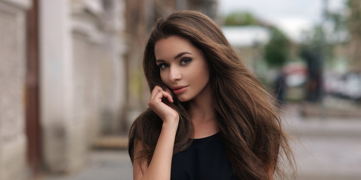 Brünettes Haar