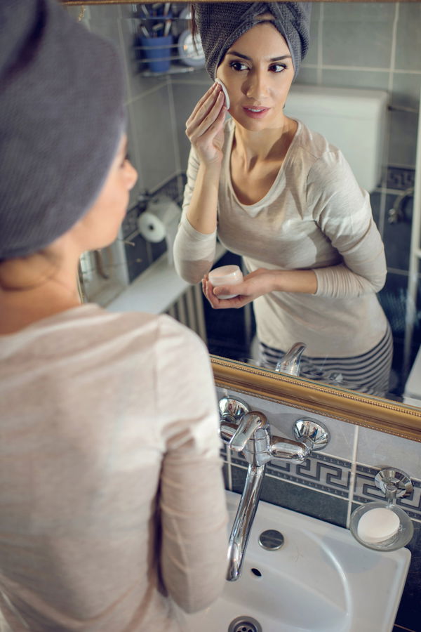 Schul-Make-up in Nude